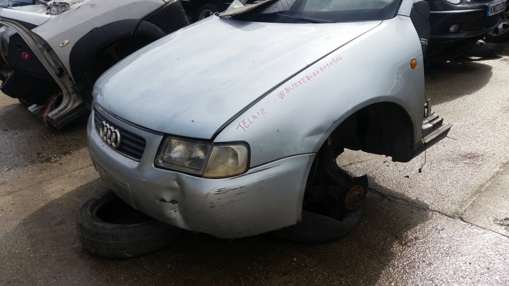 Audi A3 din 2000, motor 1.6 benzina, tip AKL