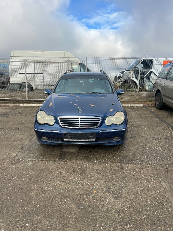 Dezmembrări Mercedes C class 2,2 CDI anul 2001 tip motor 611.962