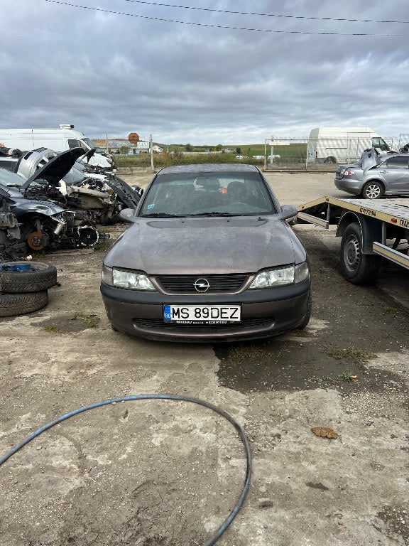 Dezmembrări Opel Vectra b 1,6 benzină anul 2000