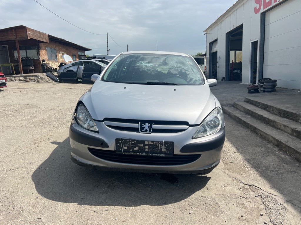 Dezmembrări Peugeot 307 motor 1,6 benzină anul 2005 tip motor NFU