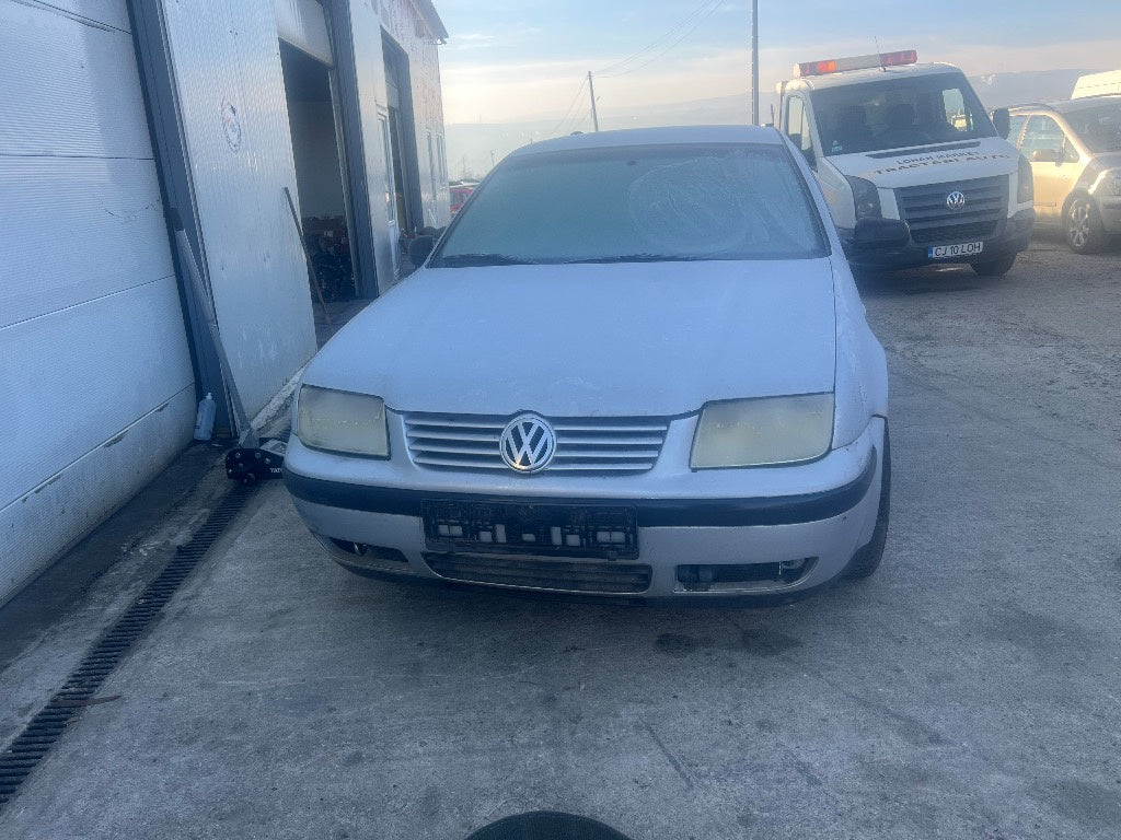Dezmembrări vw Bora 1,6 benzină anul 2001 tip motor AZD
