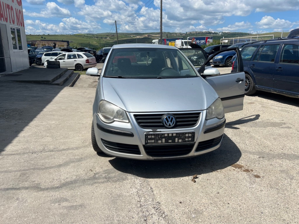 Dezmembrări vw polo 9n motor 1,2 benzină anul 2007 tip motor BME