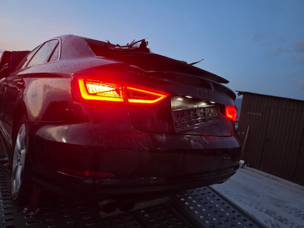 Dezmembram Audi a3 8v berlina 1.8 TFSI cod CJS cutie DSG cod PYV an 2015 volan stânga