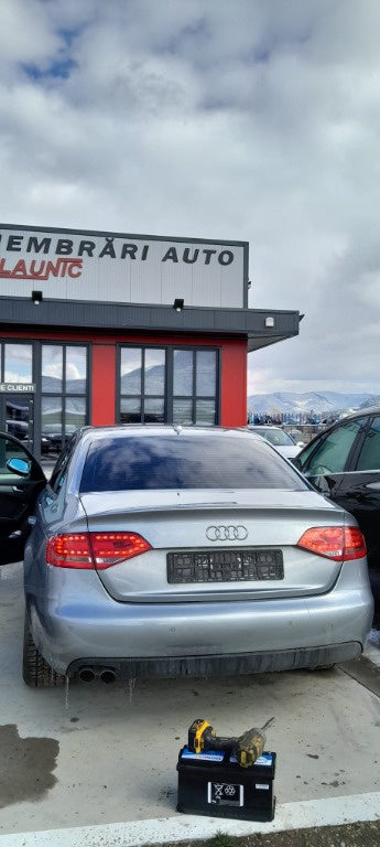 Dezmembram Audi A4 B8 2.0 TDI CAGA cutie LLA