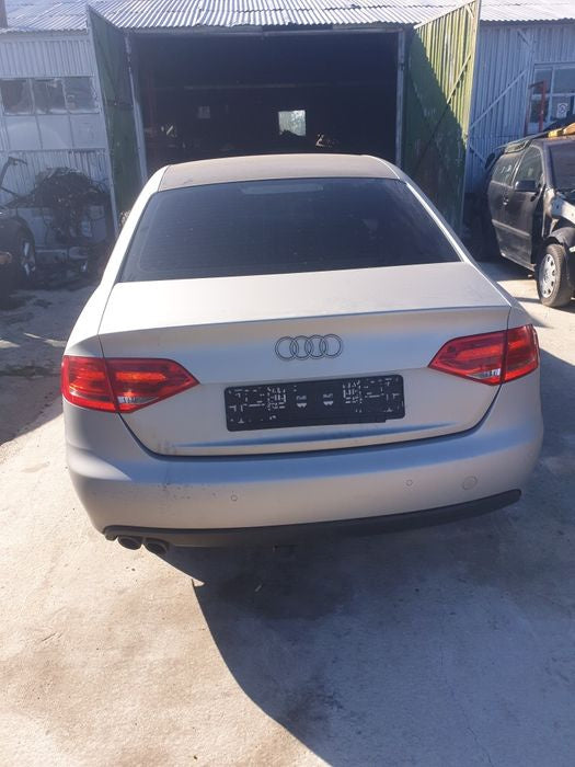 Dezmembram Audi A4 B8 8k 1.8 tfsi cod motor CDH-a cutie manuala 6+1