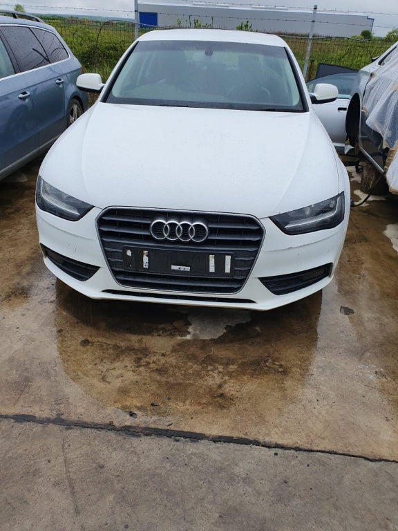 Dezmembram Audi A4 B8 8K 2.0 TDI Model Facelift 2013
