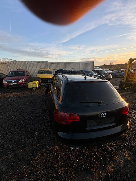 Dezmembram Audi A4 break 2.0 bre