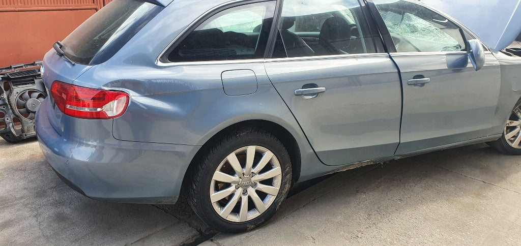 Dezmembram Audi A4 din 2010