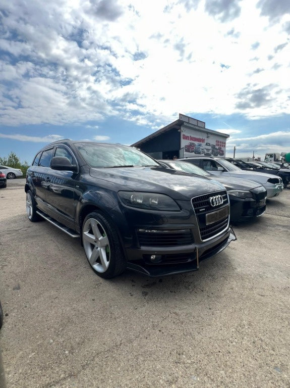 Dezmembram Audi Q7 ,motor 3.0tdi ,v6 ,automat