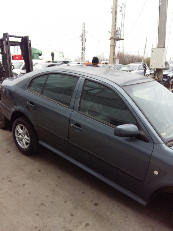 Dezmembram autoturism Skoda Octavia Tour 1.9 TDI , fabr 2007