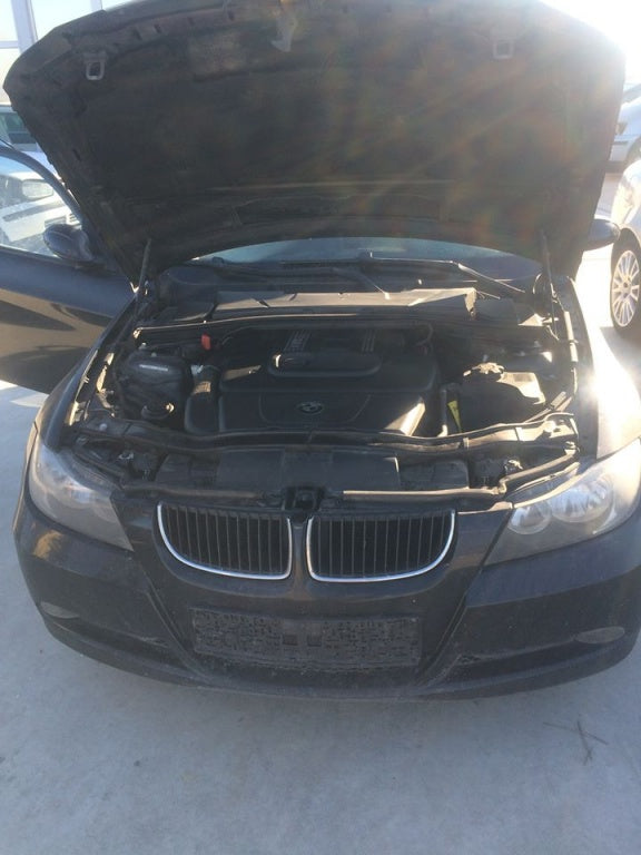 Dezmembram BMW 320 E90 2007
