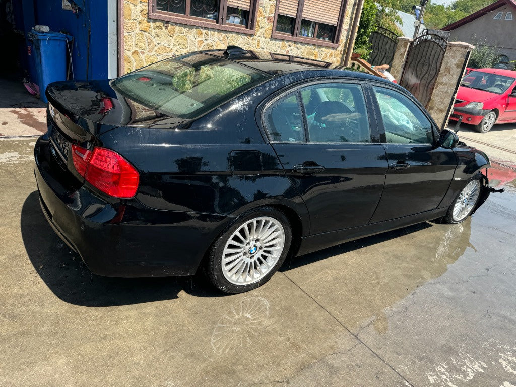 Dezmembram BMW E90 318d Facelift 2008-2013 N47D20C