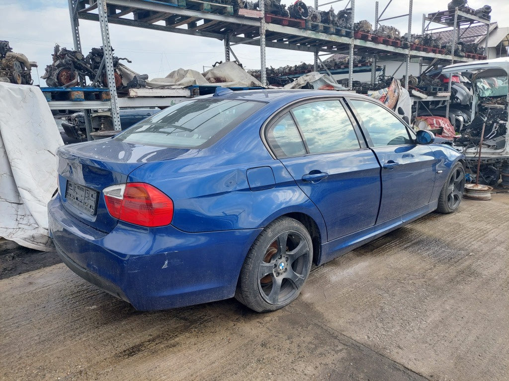 Dezmembram Bmw Seria 3 E90, an 2005, motorizare 320 i Benzina, cutie manuala
