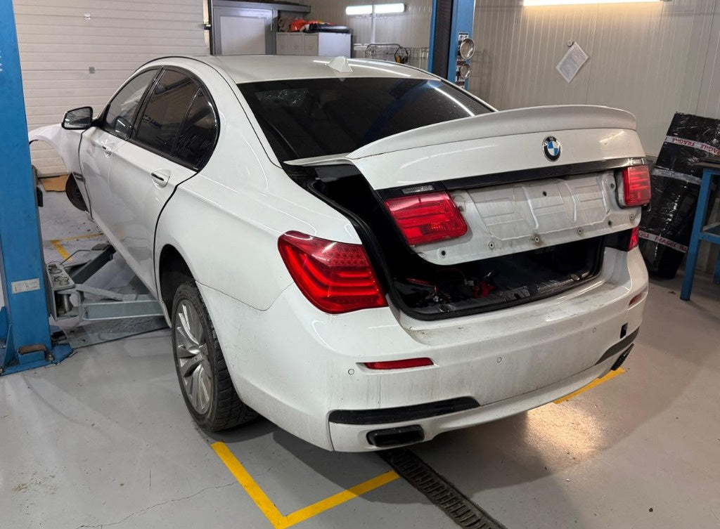 Dezmembram BMW Seria 7 F01 730d 2012