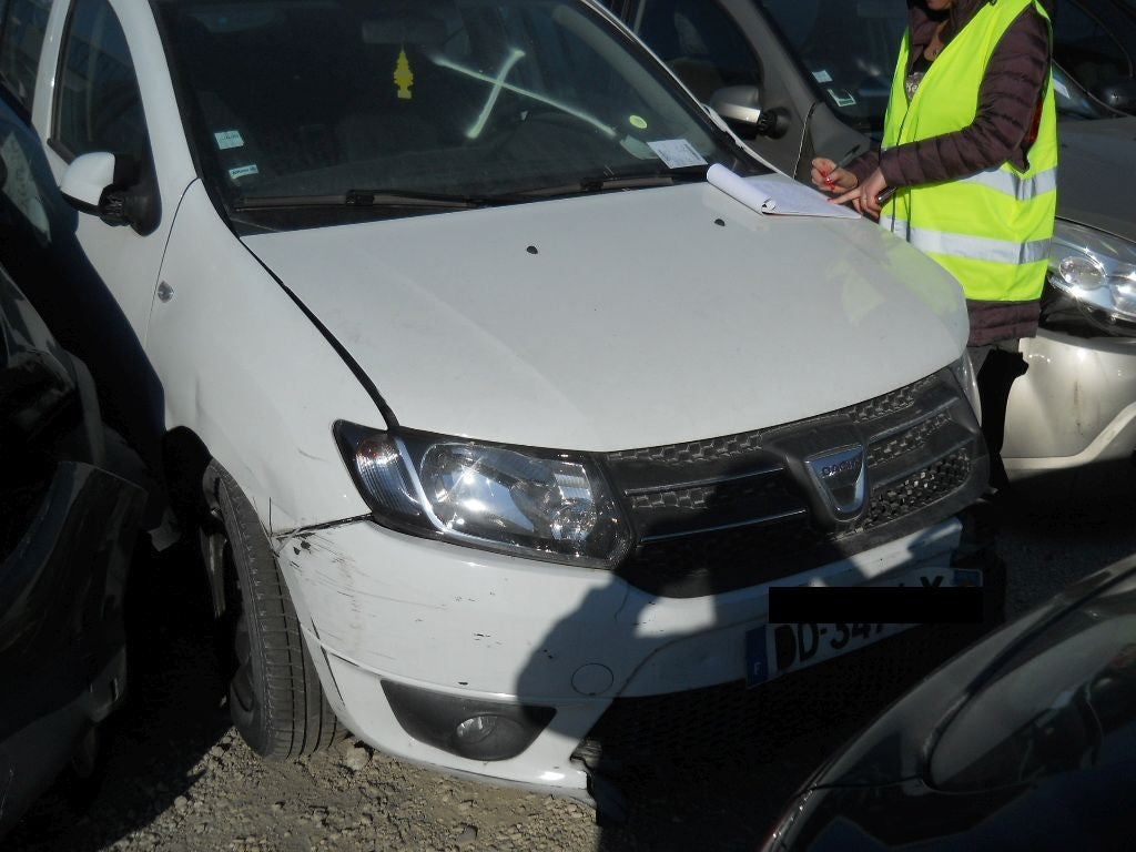 DEZMEMBRAM DACIA SANDERO 2014 1.2 BENZINA COD MOTOR D4F732 CARSERO SECOND HAND