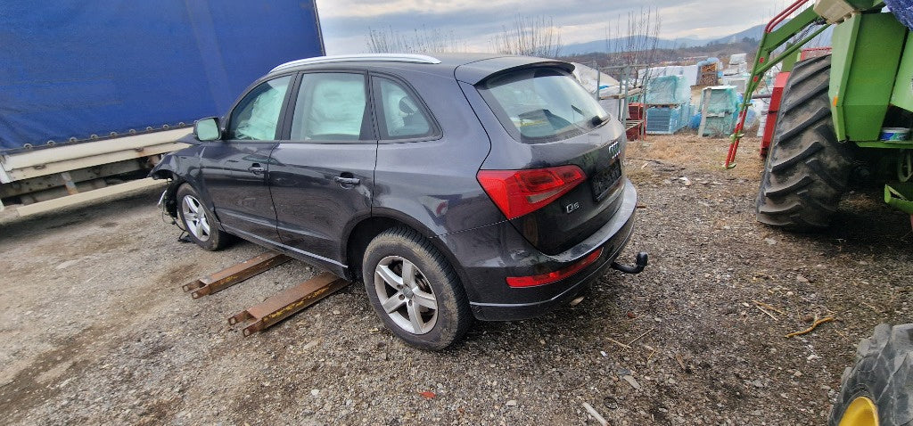 Dezmembram, dezmembrez Audi Q5