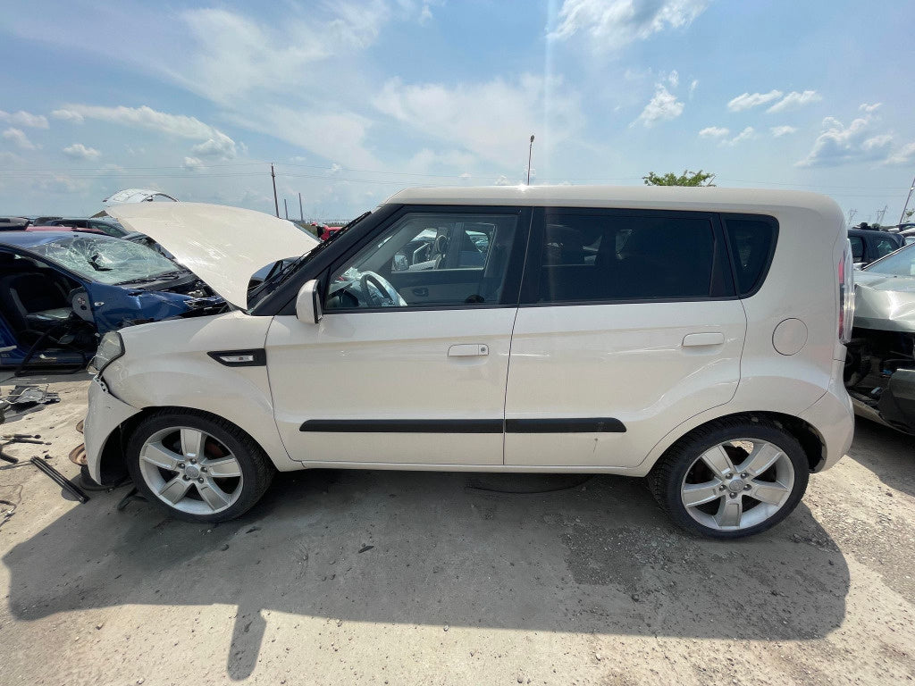 Dezmembram Dezmembrez KIA SOUL 2010 1.6 D Dezmembrat