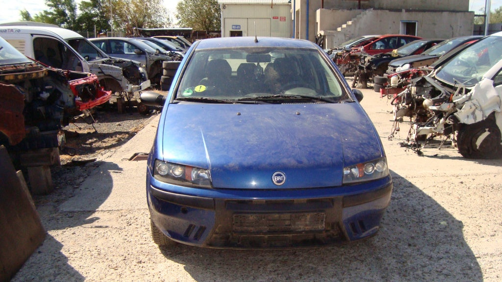 Dezmembram Fiat Punto an 2000 motor 1.2 8V benzina