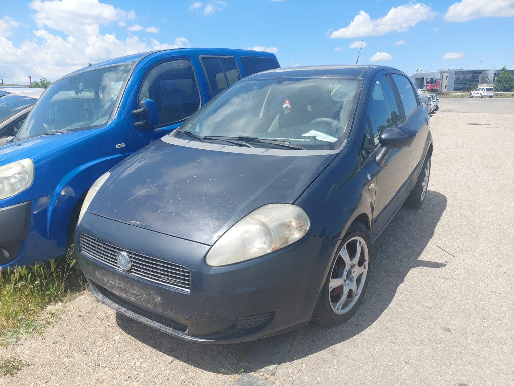 Dezmembram Fiat Punto Grande, an 2010, motorizare 1.3 JTD
