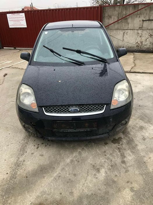 Dezmembram ford fiesta mk5 1.3 benzina .disponibil orice piesa