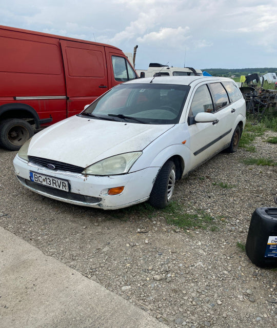 Dezmembram Ford Focus [1998 - 2004] wagon 5-usi 1.4 MT (75 hp)