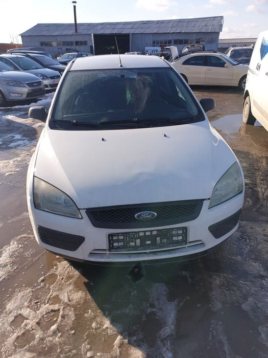 Dezmembram ford focus 2 1.6 tdci 90 cp 5+1 trepte cod HHDA