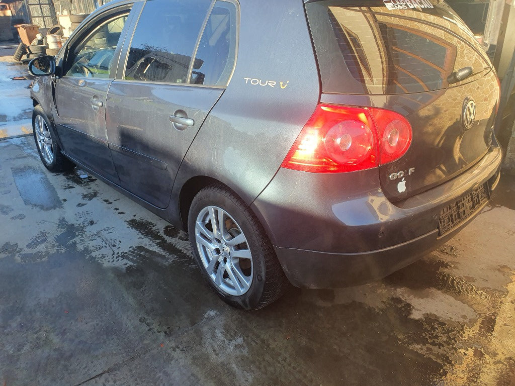 Dezmembram Golf 5 1,9 BLS