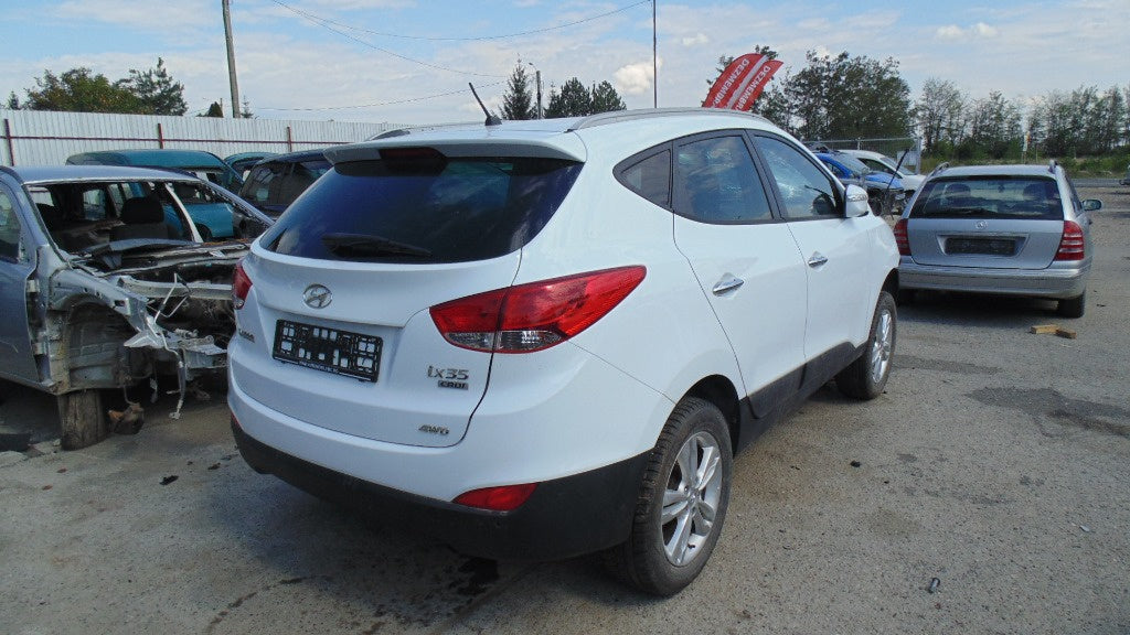 Dezmembram Hyundai IX35 motor 2.0 Euro 5 4x4 136 CP manual