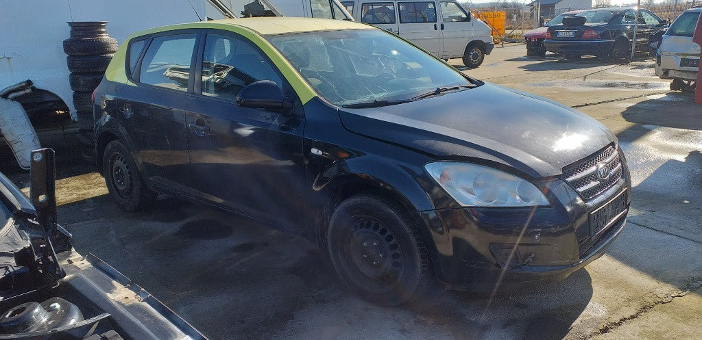 Dezmembram Kia Cee'd 1.4 B, cod. G4FA 1.9 CP., hatchback, fabricatie 2008