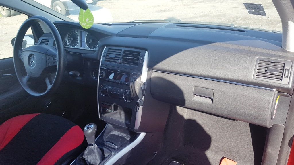 Dezmembram Mercedes - B-Class - 2.0diesel - 2006 - W245 - volan stanga