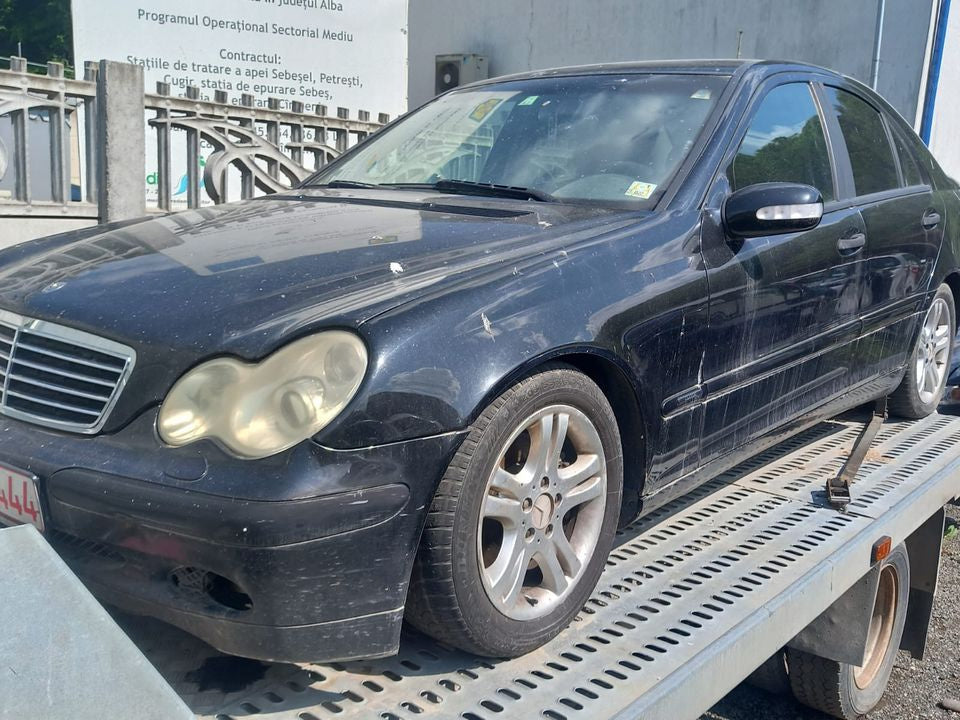 Dezmembram Mercedes Benz C Class 2.7 CDI 2003