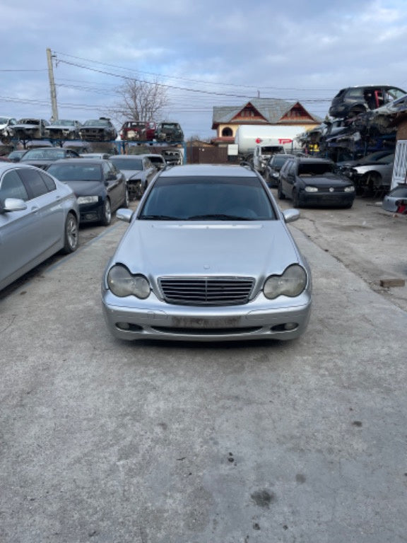 Dezmembram Mercedes - Benz C Class W203