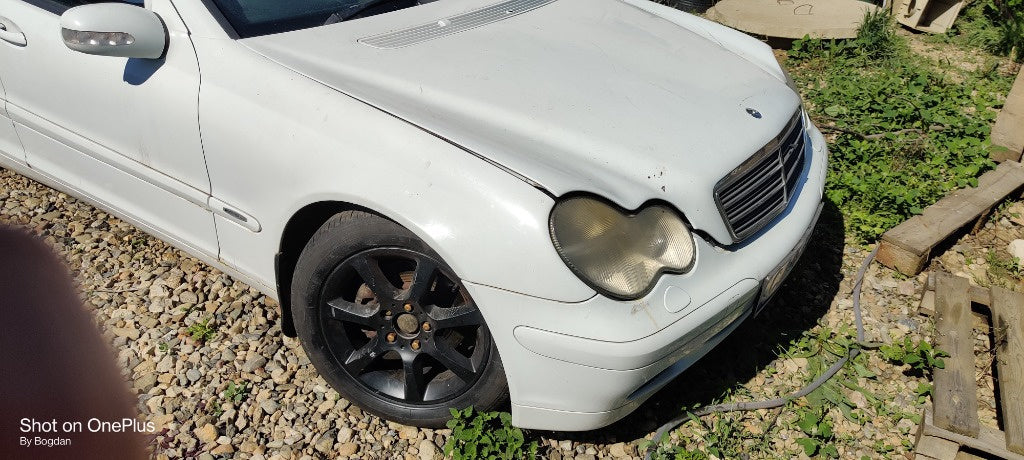 Dezmembram Mercedes-Benz C-Class W203 Limuzina