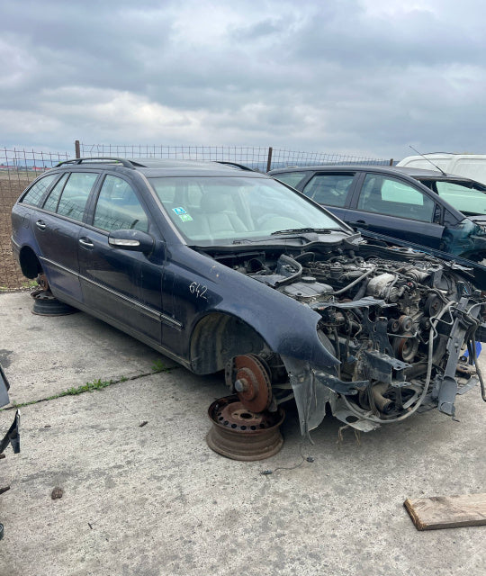 Dezmembram Mercedes-Benz C-Class W203/S203/CL203 [2000 - 2004] wagon 5-usi C 270 CDI MT (170 hp)