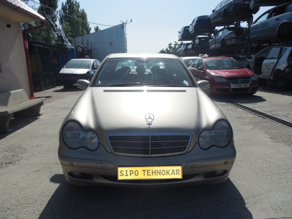 Dezmembram Mercedes-Benz C200 W203 2.2 CDTI An 2003!