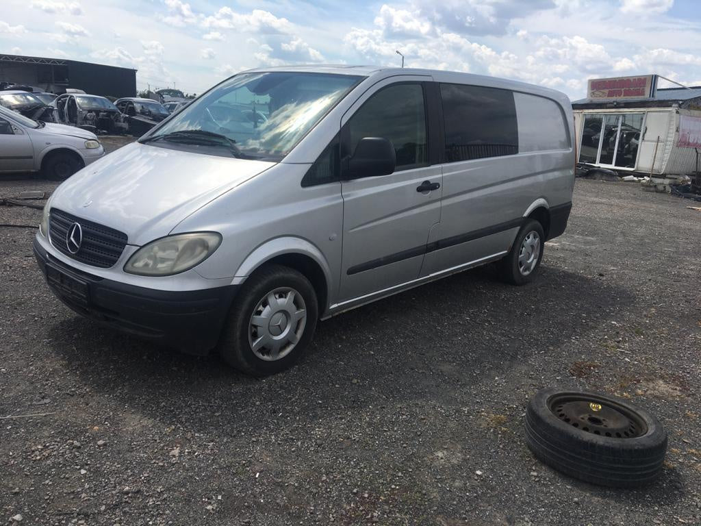 Dezmembram-Mercedes-Benz Vito 2.2 diesel 2004