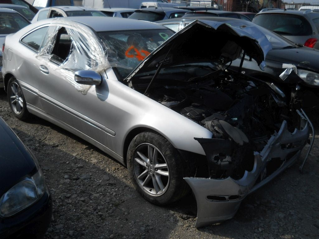 DEZMEMBRAM MERCEDES C CLASS 2001 2.2 DIESEL CARSERO SECOND HAND BACAU SI IASI