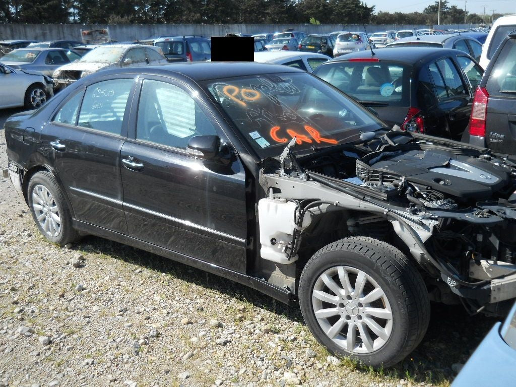 DEZMEMBRAM MERCEDES E CLASSS W211 3.0CDI CARSERO SECOND HAND BACAU