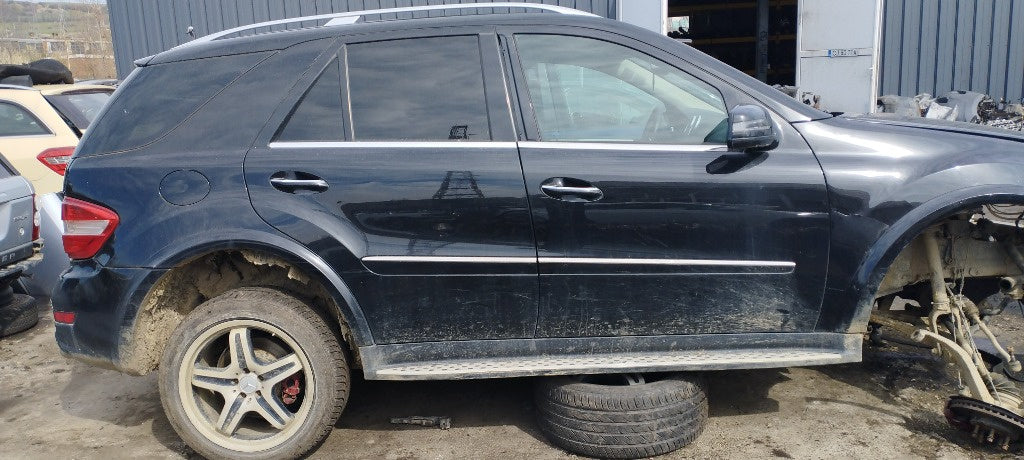 Dezmembram Mercedes ML W164