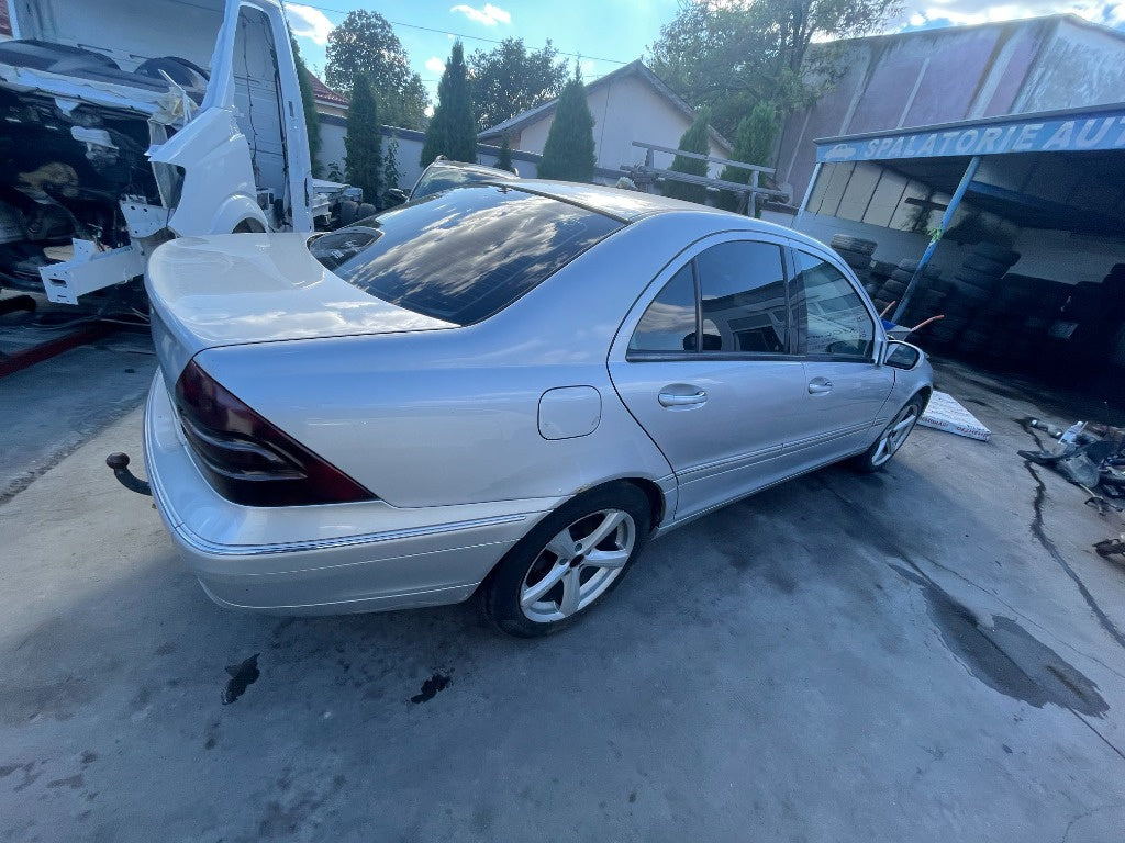 Dezmembram Mercedes W203 C200 kompressor