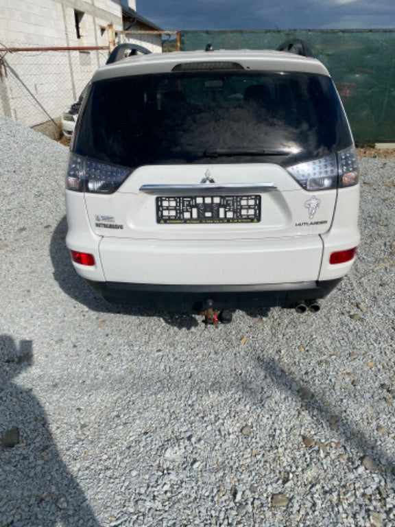 Dezmembram Mitsubishi outlander 2.2 D-ID cod motor 4n14 cu senzor pe chiulasa