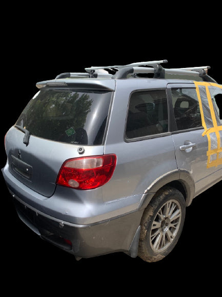 Dezmembram Mitsubishi Outlander [2001 - 2008] Crossover 2.4 AT 2WD (160 hp)