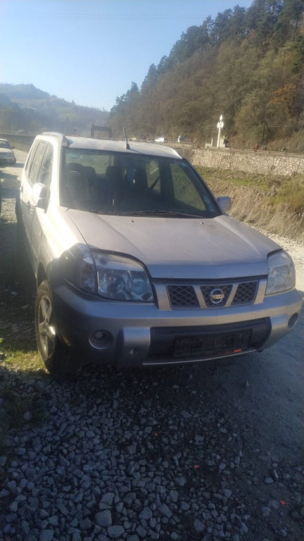 Dezmembram Nissan X Trail T30 motor 2.0 benzina, cutie viteze manuala, volan stanga, an fabricatie 2006