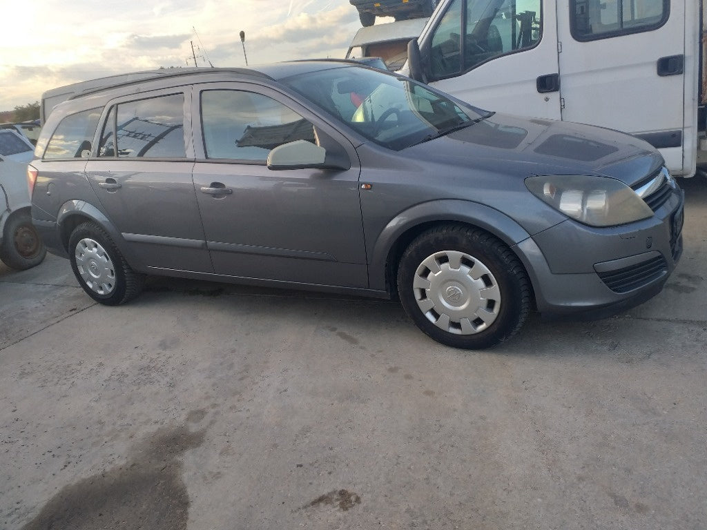 Dezmembram Opel Astra H 1.7 DTH, break an fabricatie 2005, cod motor Z17DTH