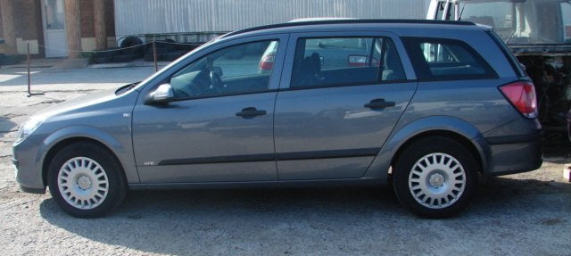 Dezmembram Opel Astra H [2004 - 2007] wagon 1.7 CDTI MT (80 hp) (L35)