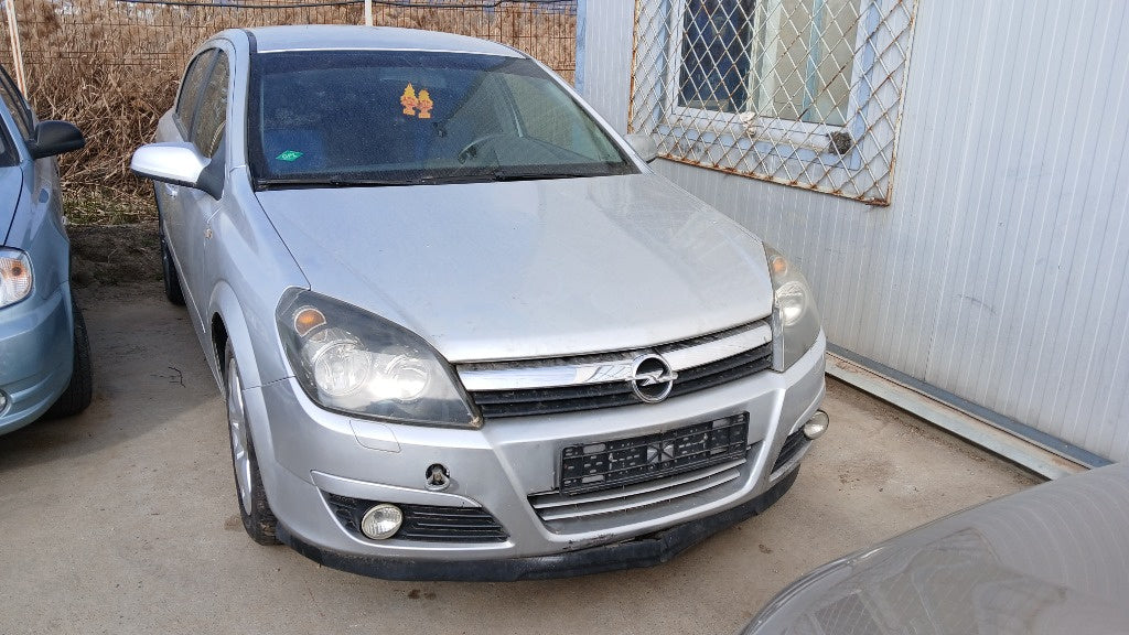 Dezmembram Opel Astra H hatchback 1.4 B 90 CP, cod motor Z14XEP, an fabricație 2006