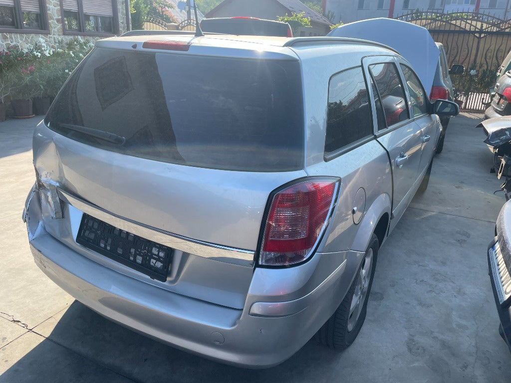 Dezmembram Opel Astra H Z17DTR BREAK