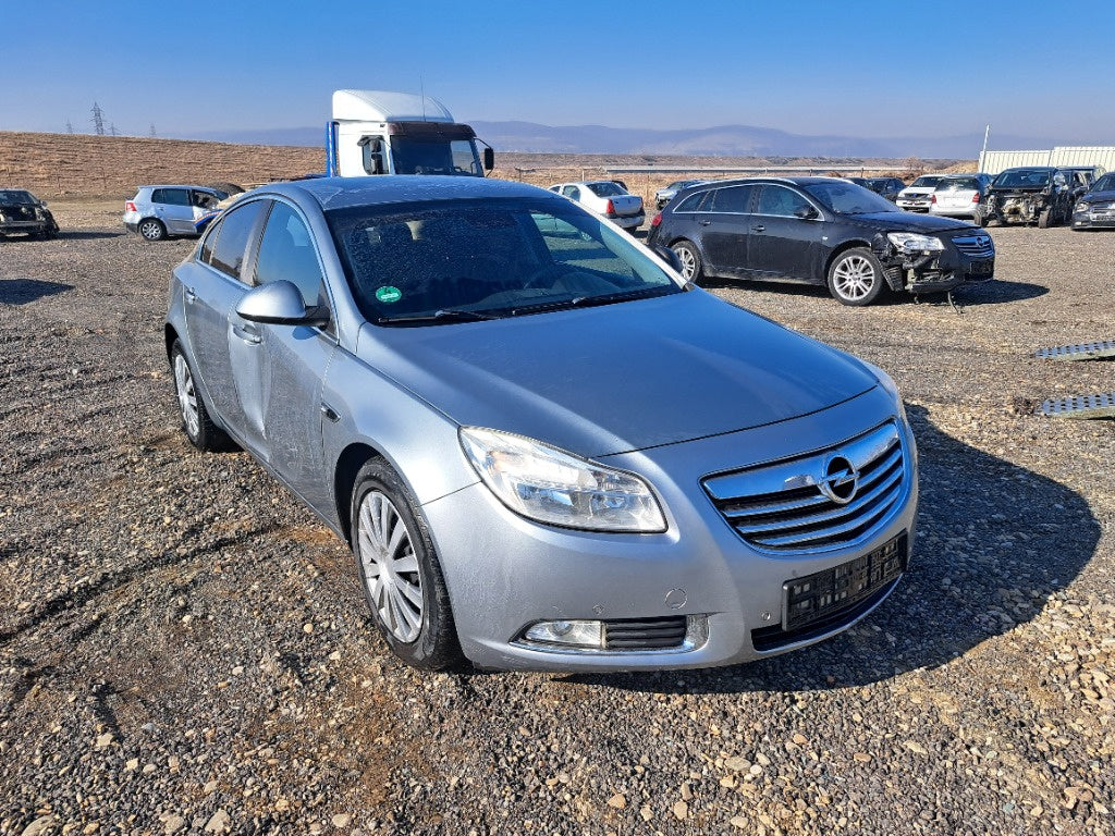 Dezmembram Opel Insignia 2.0 CDTI A20 DTC 2011