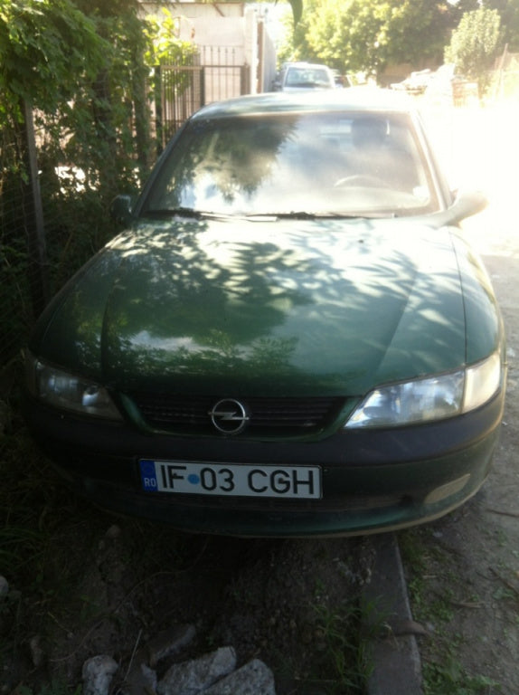 Dezmembram Opel Vectra B [1995 - 1999] Sedan 4-usi 1.6 MT (101 hp) 36_)
