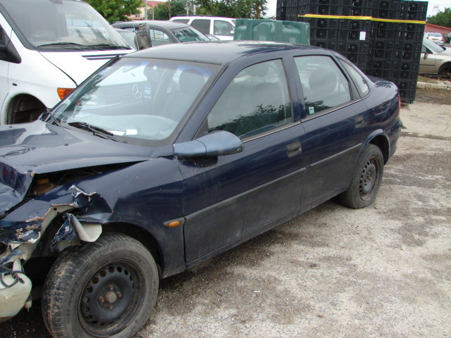 Dezmembram Opel Vectra B [1995 - 1999] Sedan 4-usi 1.6 MT (101 hp) (36_) 1.6 16V